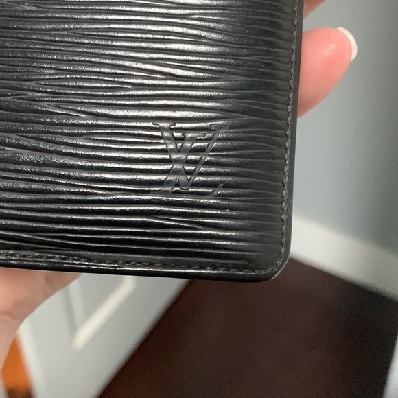 1994 authentic Louis Vuitton black Epi leather long wallet / checkbook holder - Picture 2 of 16